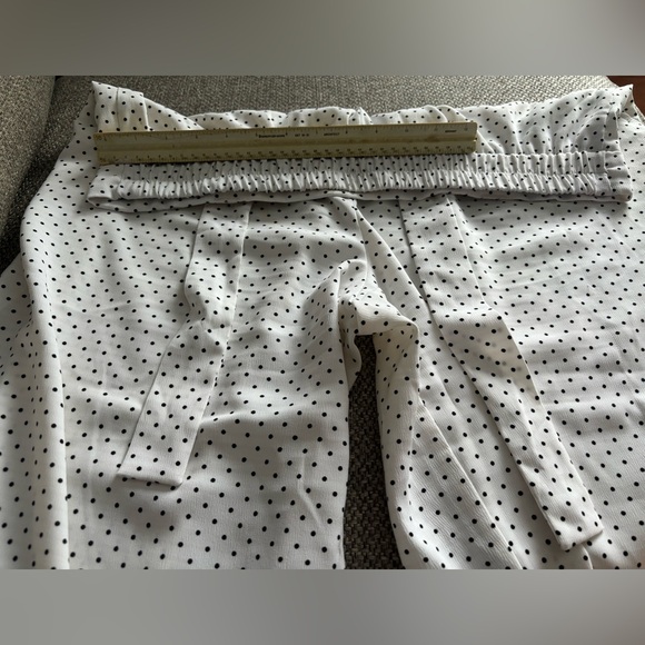 White Polka Dot Capri Pants (12) - Picture 7 of 8
